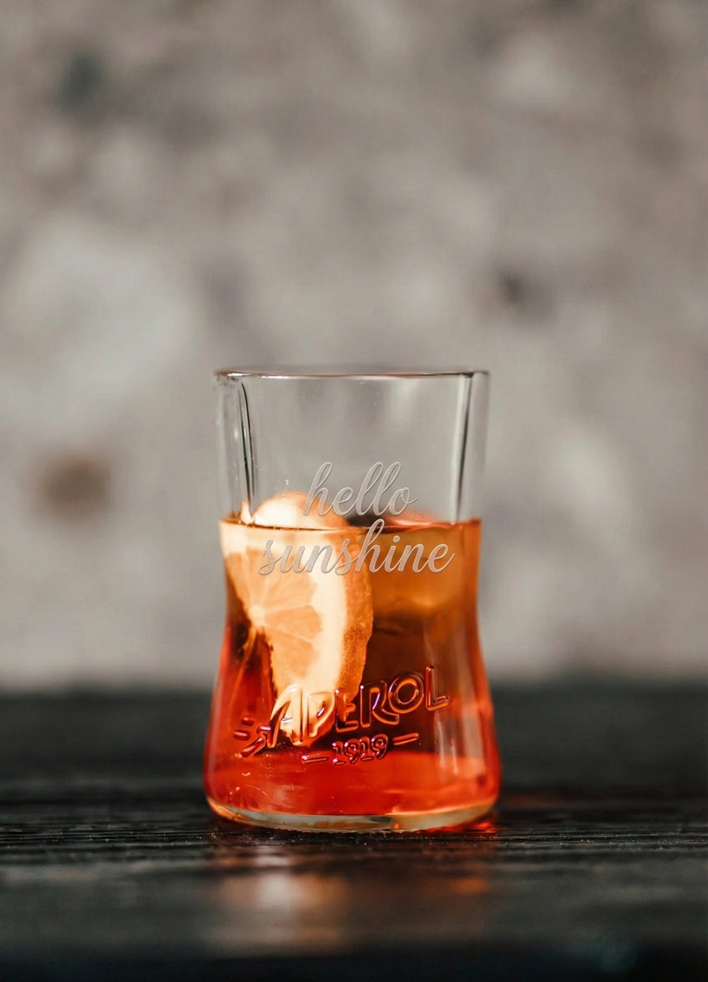 Aperol Glas von MaBe - handgefertigtes Upcycling-Glas aus Original 0,7l Aperol Flasche