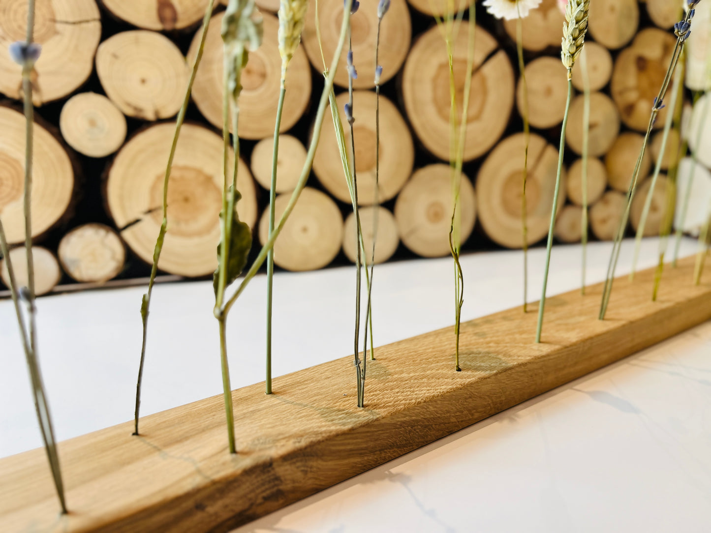 Flowerbar "Blütenrausch" aus massiver Eiche inkl. Trockenblumen, elegante Eichenholz Tischdekoration für getrocknete Blumen, Blumenkranz