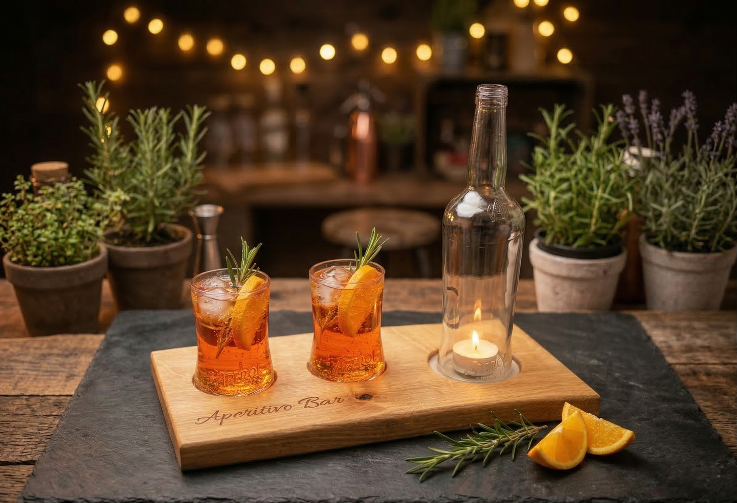 Aperitivo Bar – Servierbrett aus massiver Eiche mit Glas-Mulden und Naturkante