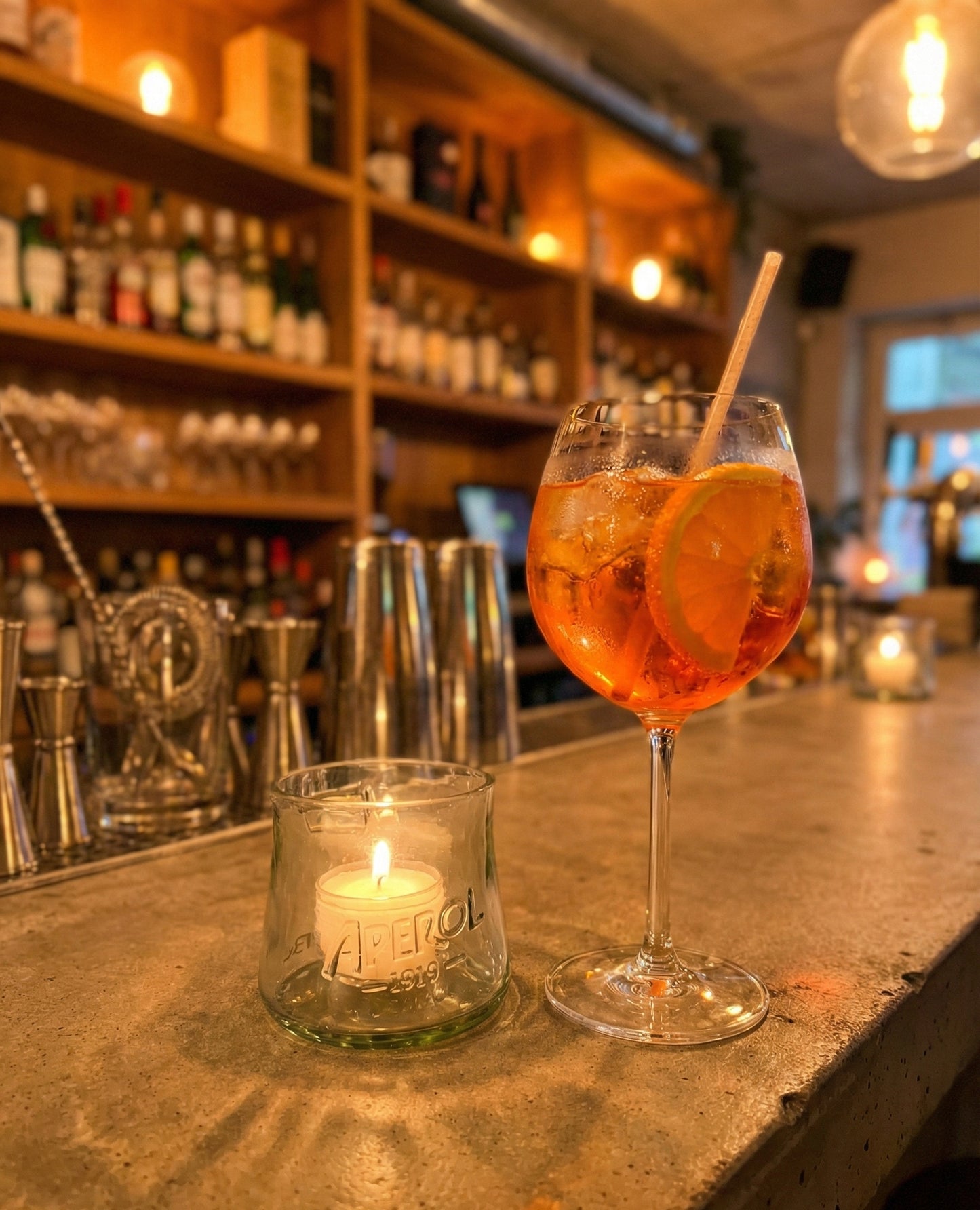 Aperol Teelichthalter von MaBe - handgefertigtes Upcycling-Objekt aus der 0,7-Liter-Flasche