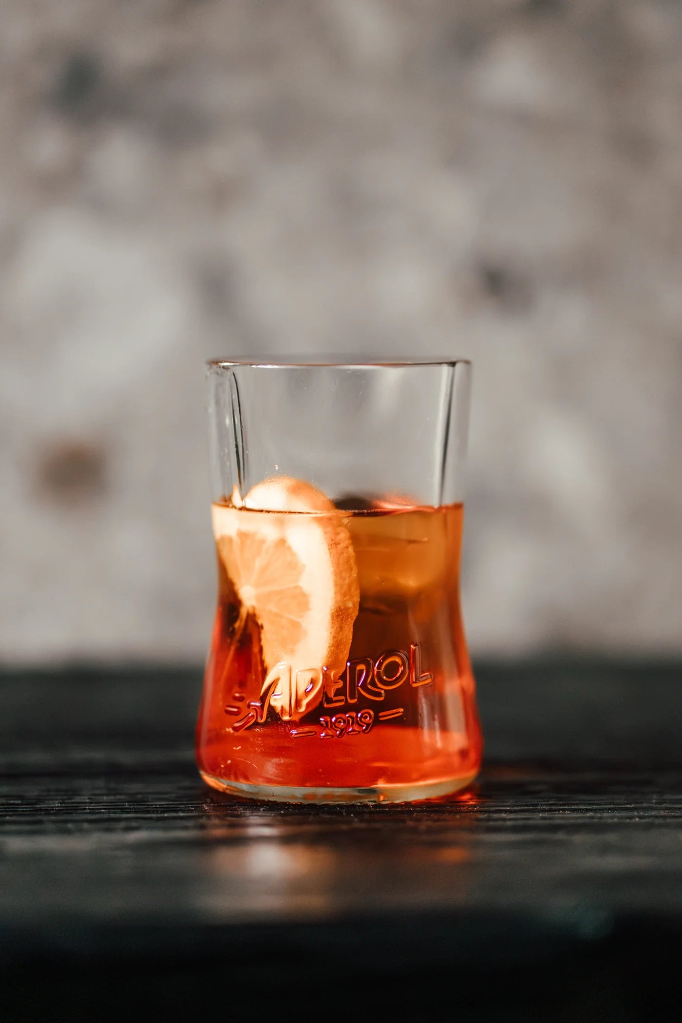 Aperol Glas von MaBe - handgefertigtes Upcycling-Glas aus Original 0,7l Aperol Flasche