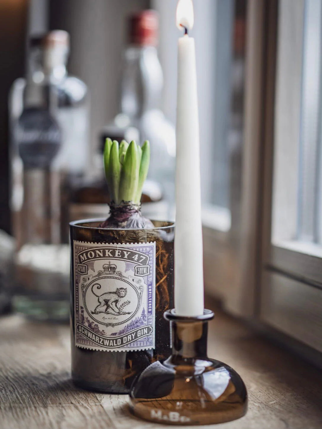 Gin Vase von MaBe - handgefertigtes Glasobjekt aus der Monkey 47 Schwarzwald-Gin-Flasche