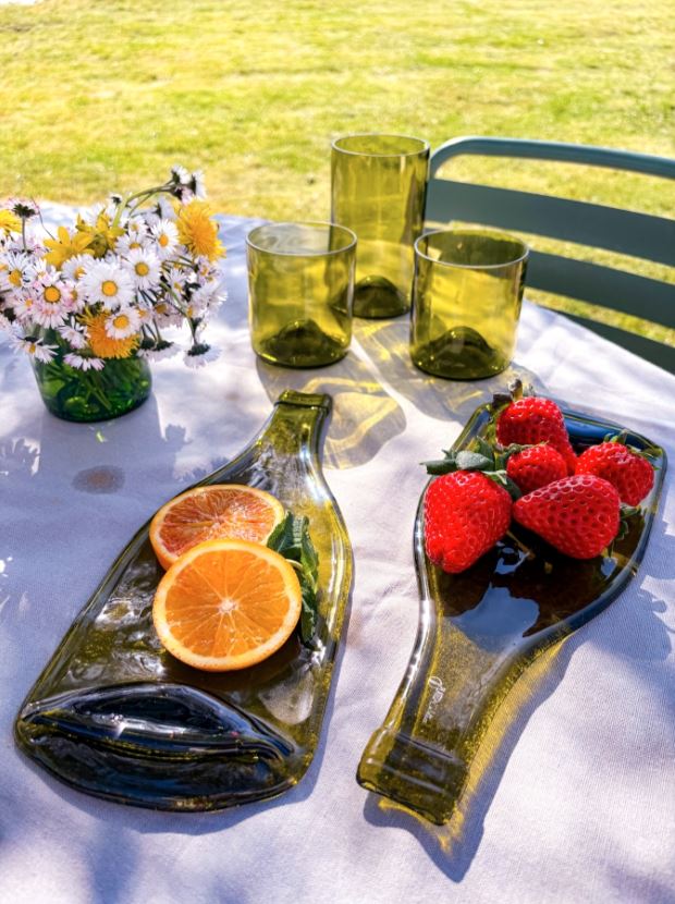 Upcycling-Glas aus Weinflasche – Grün von Plates et Culotées – Portiadesigns