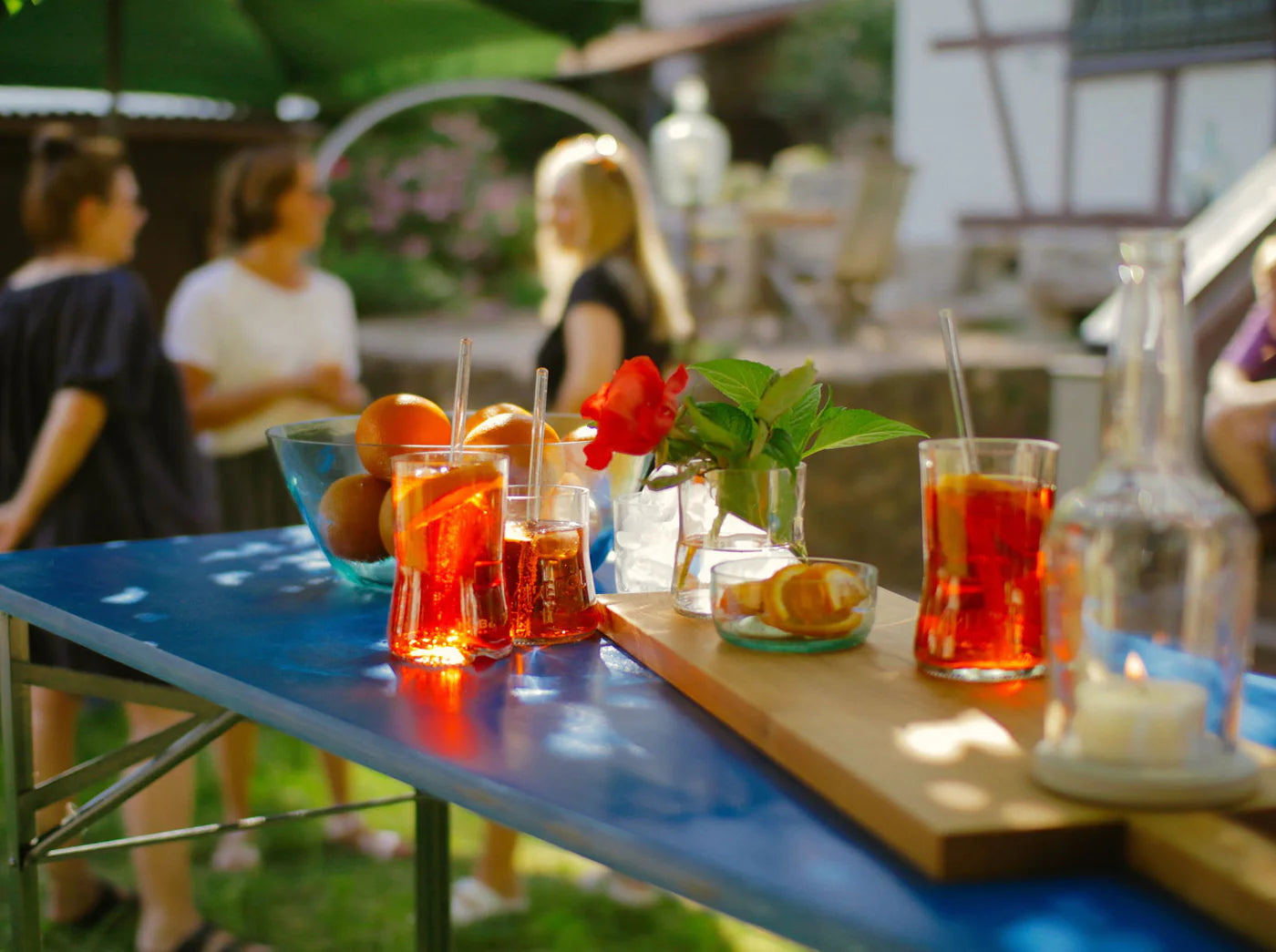 Aperol Glas von MaBe - handgefertigtes Upcycling-Glas aus Original 1,0l Aperol Flasche