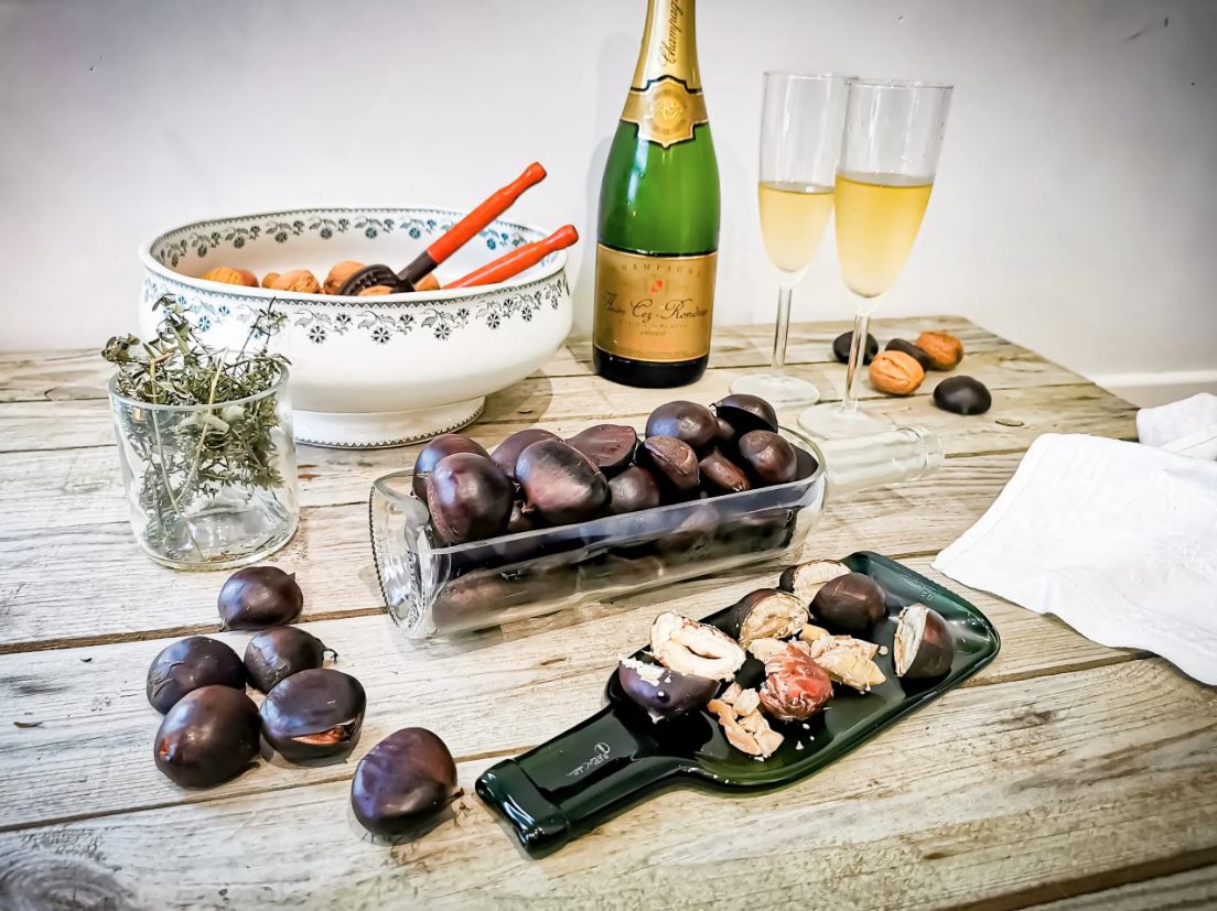 Upcycling-Servierplatte aus Weinflaschen von Plates et Culotées